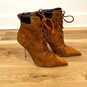 GOOD AMERICAN HEELED BOOTIES SIZE 8.5